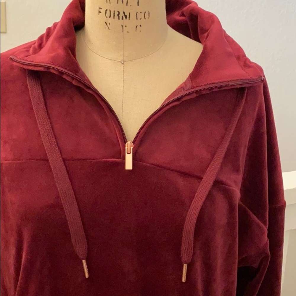 Target velour 1/4 zip, size L - Picture 2 of 2